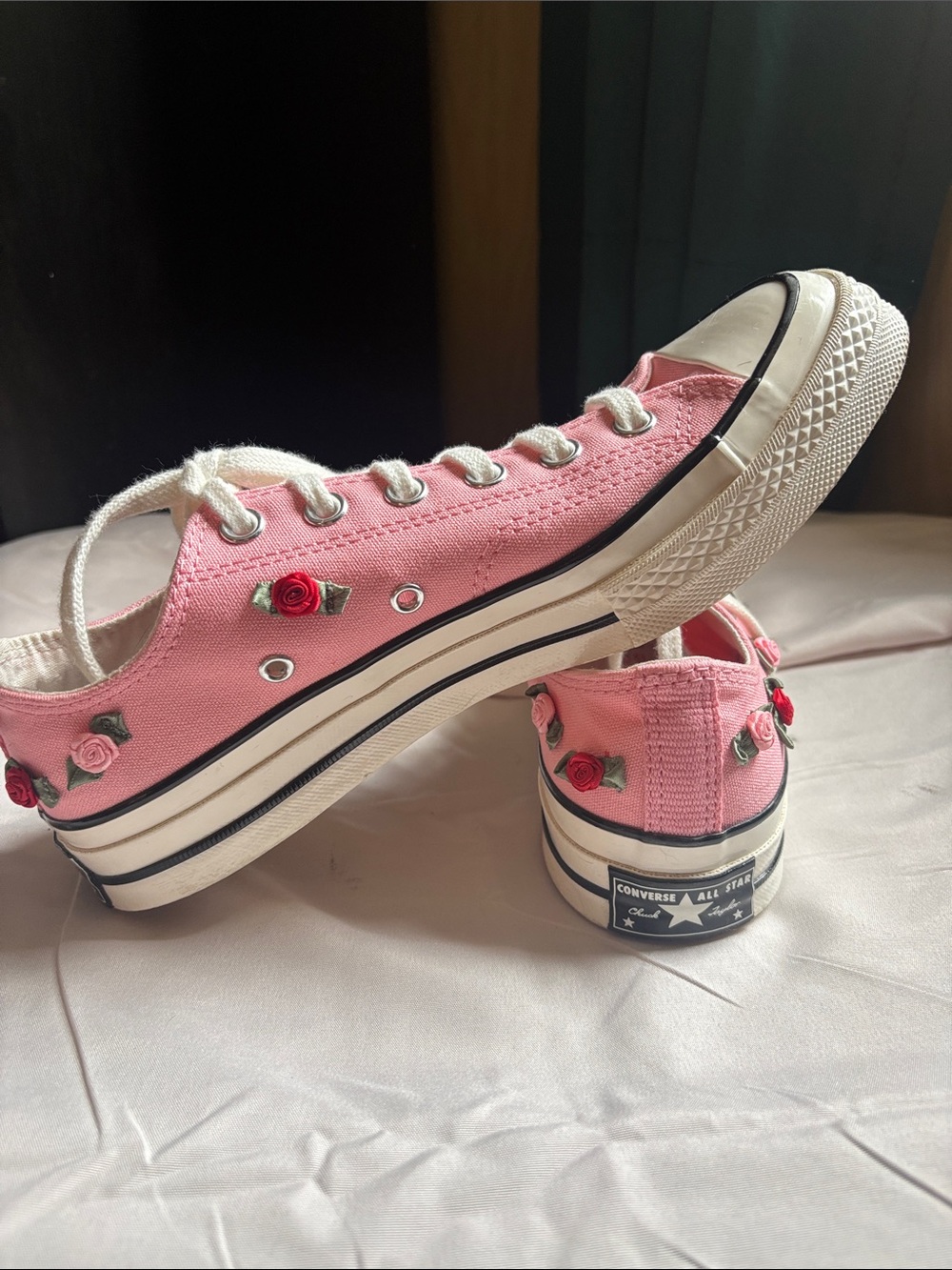 Like NEW Pink Low-Top Canvas Converse All-Star Sneakers with Rose Embellishments - Picture 4 of 10